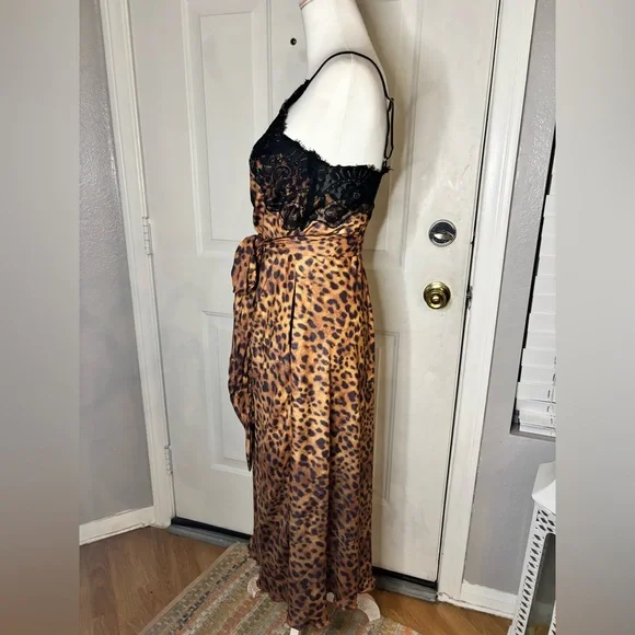 We are HAH! | NWoT medium | leopard print true wrap midi dress w/black lace - Picture 9 of 14